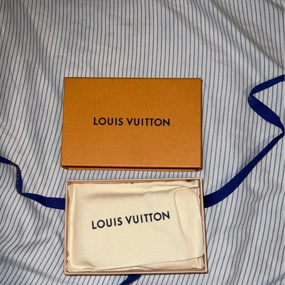 Louis Vuitton key pouch - Picture 3 of 7